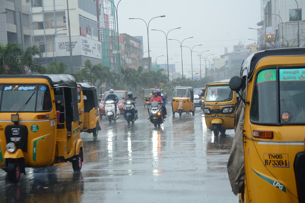 Rain Alert: கன மழை அறிவிப்பு; எந்தெந்த மாவட்டங்களின் பள்ளிகளுக்கு விடுமுறை?