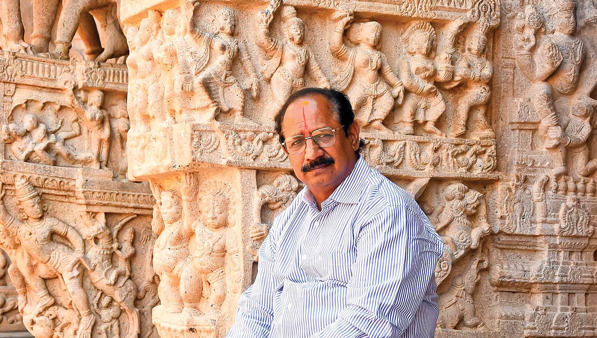 Ananda Vikatan - 20 November 2024 - எழுத்தின் மூலம் கூடுவிட்டுக் கூடு ...