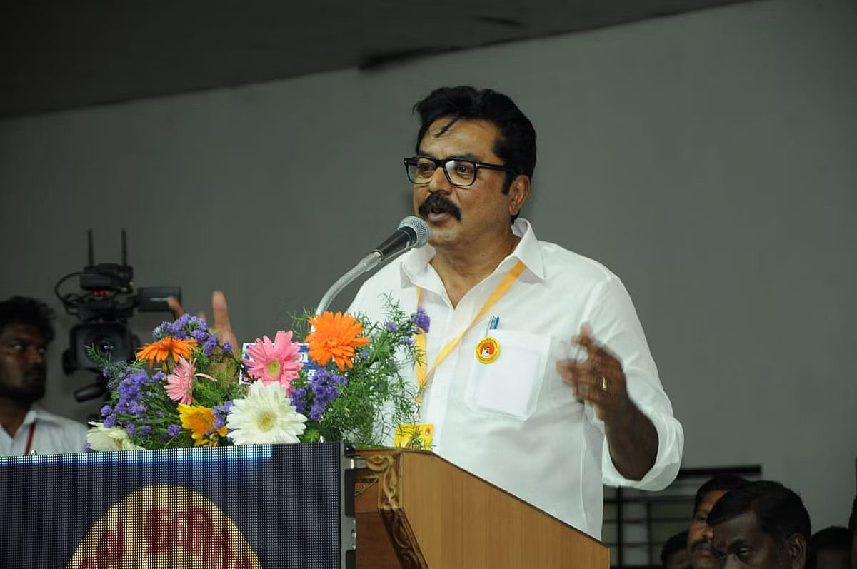`விஜய் போலதான் நானும்... உச்ச நடிகராக இருக்கும்போது அரசியலுக்கு வந்தேன் - சரத்குமார் பேச்சு!