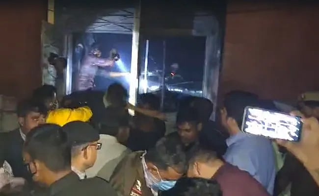 உ.பி: மருத்துவமனையில் இரவில் தீ விபத்து; 10 குழந்தைகள் தீயில் கருகி பரிதாபமாக உயிரிழப்பு!