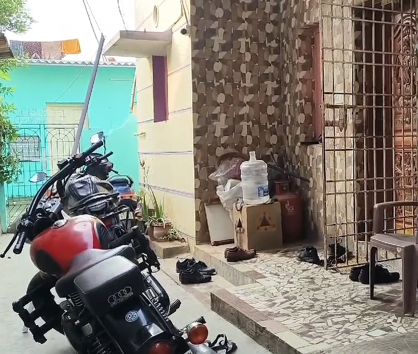 `யார், யாரிடம் இடங்களை அபகரித்தார்? - என்கவுன்ட்டரில் உயிரிழந்த ரௌடி சீசிங்ராஜா வீடுகளில் ரெய்டு