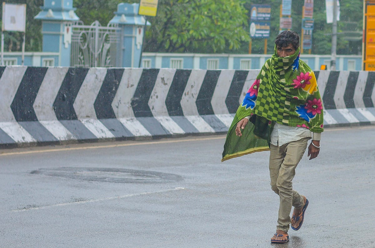 கந்தக பூமியைக் குளிர்வித்த மழை... மகிழ்ந்த விருதுநகர் மக்கள்! - Photo Album