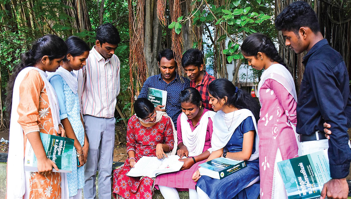 Happy Students: மாணவர்கள் ‘ஹேப்பி’யா இருக்க பெற்றோர், ஆசிரியர்களின் பங்களிப்பு என்ன?