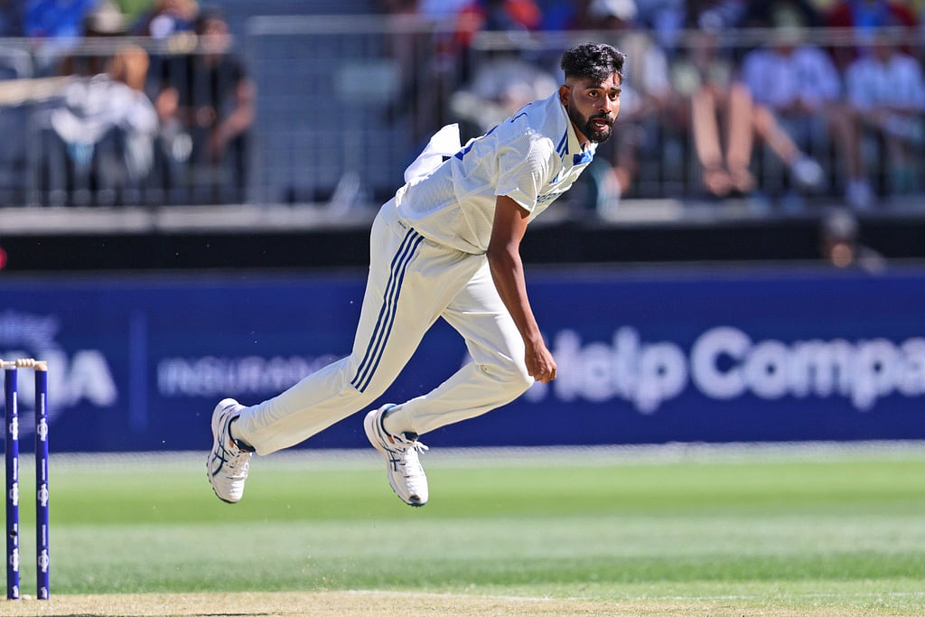 AusvsInd: சொதப்பிய பேட்டர்ஸ்; மிரட்டிய பெளலர்கள் - ஆக்ரோஷ காட்சிகள் | Photo Highlights
