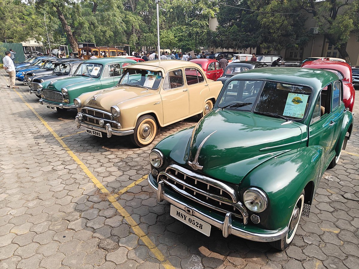 கோவையைக் கலக்கிய பழங்கால கார் கண்காட்சி; செவ்ரோலேட், ஃபோர்டு, பென்ஸ்... Photo Album