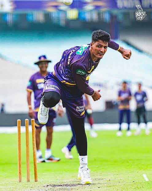 IPL Mega Auction : 4.80 கோடிக்கு மும்பை வாங்கிய ஆப்கன் ஸ்பின்னர்! - யார் இந்த அல்லா கஷன்ஃபர்?