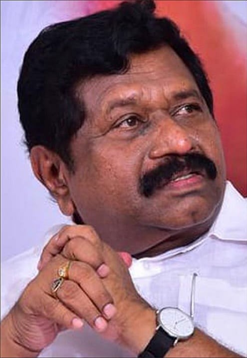 “முதல்வர் வாகனம் முன்னே... செய்தி துறை வாகனம் பின்னே!” - செய்தி துறைக்கு செக் வைக்கும் அ.தி.மு.க!