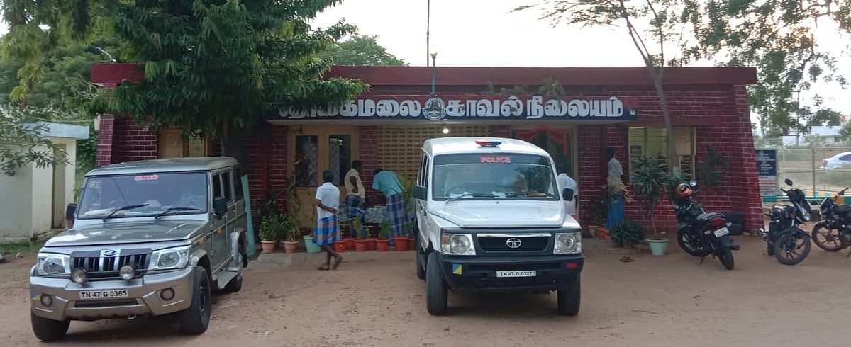 மனமகிழ் மன்றம் என்ற பெயரில் சூதாட்ட விடுதி - சோதனையில் 47 பேர் கைது; ரூ.5 லட்சம் ரொக்கம் பறிமுதல்!