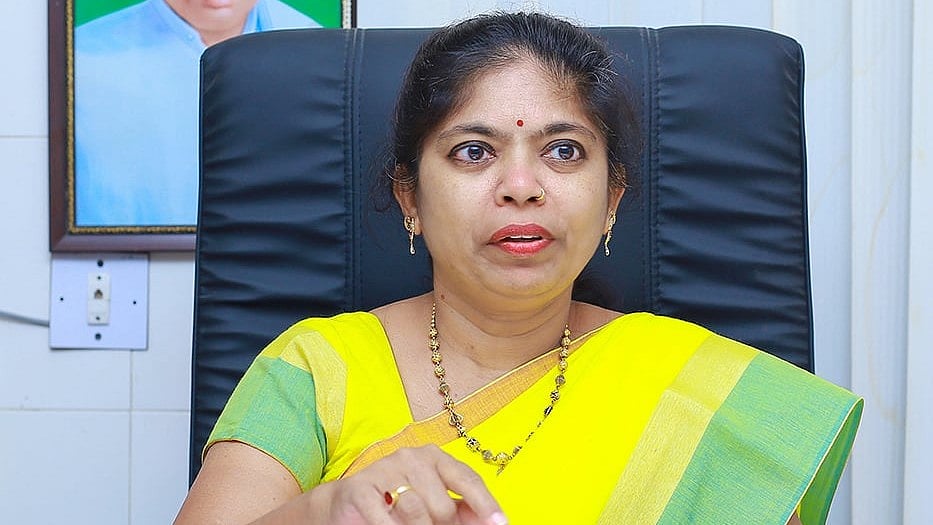 "ராமதாஸை வசை பாடிய திலகபாமா கட்சியிலிருந்து வெளியேறி விடுவது நல்லது!" - வெடிக்கும் வடிவேலு இராவணன்