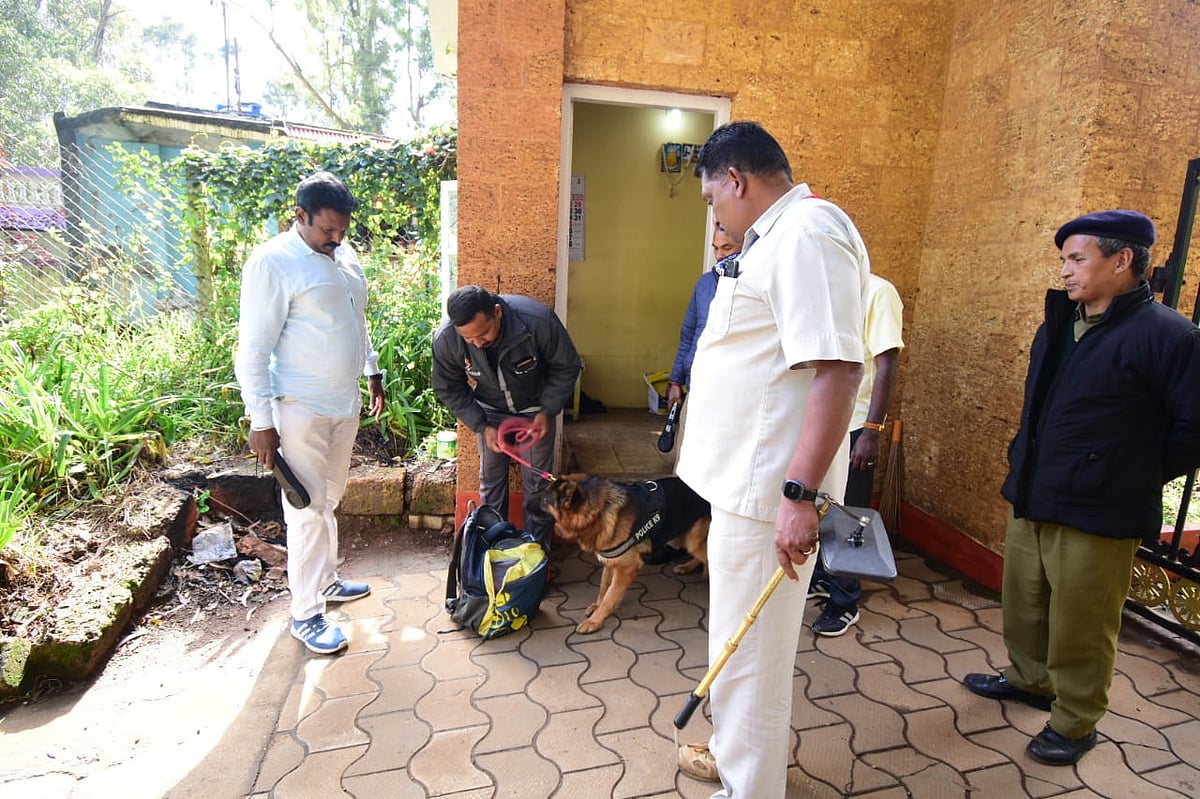 Bomb threat:‌ பள்ளி, கல்லூரிகள் முதல் ஹோட்டல் வரை தொடரும் வெடிகுண்டு மிரட்டல்... திணறும் காவல்துறை!