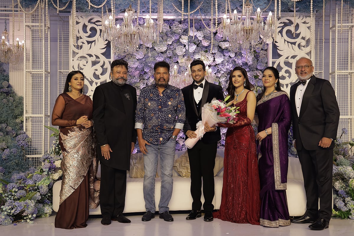 Kalidas Jayaram: குவிந்த சினிமா  பிரபலங்கள்; திருமண வரவேற்பு நிகழ்ச்சி| Photo Album