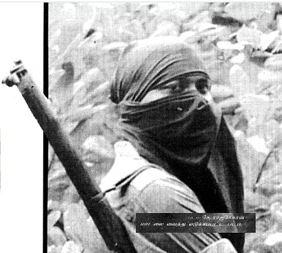 முந்திரிக்காடு டு சந்தனக்காடு :  `எல்லாரும் தனியாவே மாட்டிக்கிட்டுச் சாகறீங்களே?&rsquo; | அத்தியாயம் 13