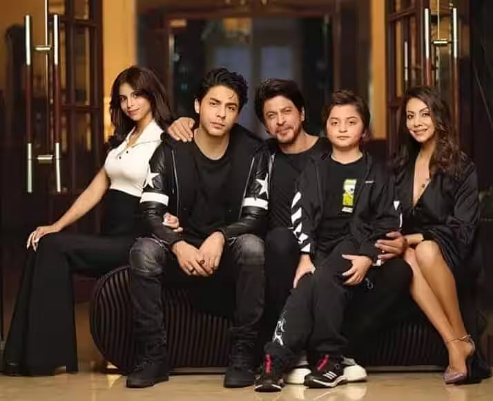 Gauri Khan: `திருமணத்திற்கு பின் ஏன் கணவரின் மதத்திற்கு மாறவில்லை- ஷாருக் மனைவி கெளரி கான் விளக்கம்