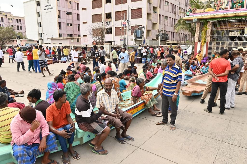 நொச்சிக்குப்பம்:-``கடல-நம்பி-வாழுற-எங்கள-நசுக்காதீங்க---`நீலக்கொடி-திட்டத்தை-எதிர்க