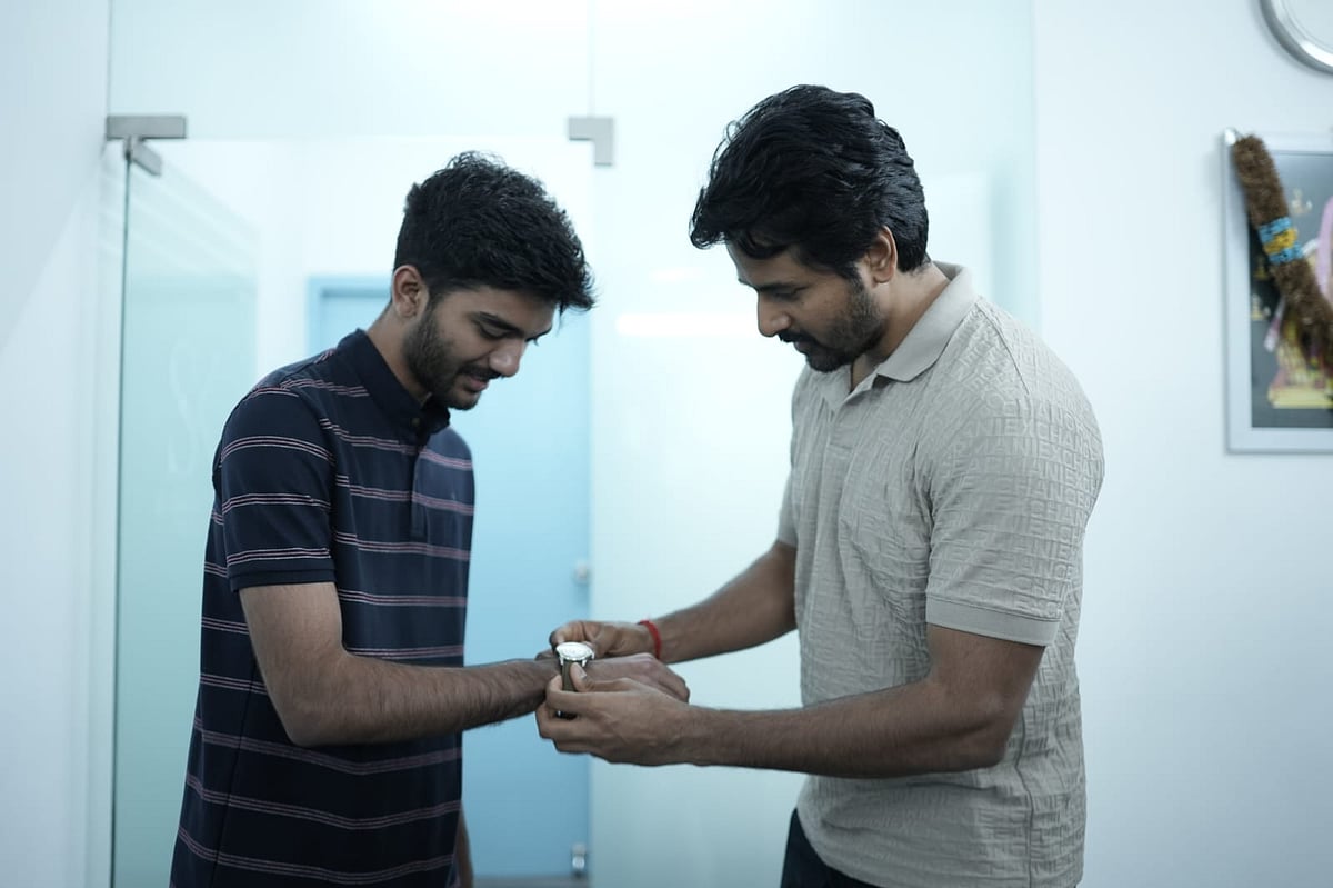 SK: நேரில் அழைத்து பாராட்டிய சிவகார்த்திகேயன்; குகேஷிற்கு கொடுத்த கிஃப்ட் என்ன தெரியுமா?!