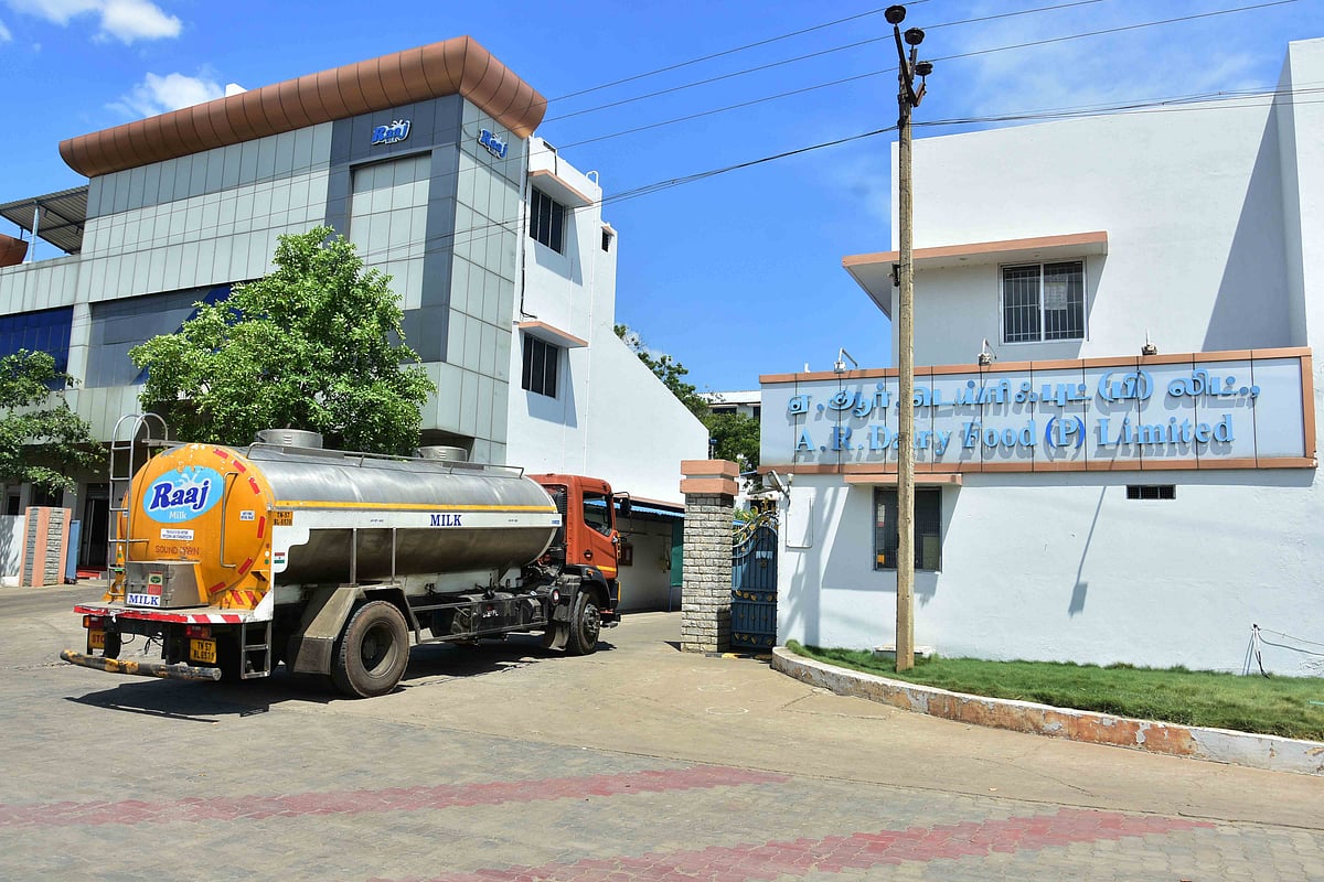 திருப்பதி லட்டு விவகாரம்: போலி ஆவணம், போலி நெய்... 4 பேர் கைது.. விசாரணையில் திடுக்கிடும் தகவல்!