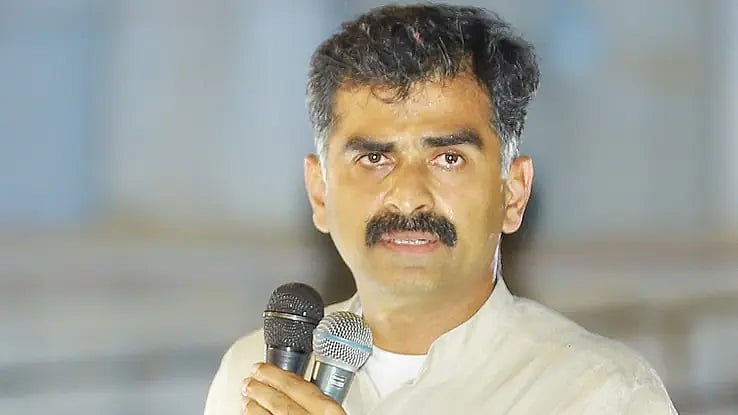 Jagdeep Dhankhar: திடீர் ராஜினாமா புதிராக இருக்கிறது; அழுத்தமா? - எதிர்க்கட்சிகள் சொல்வதென்ன?