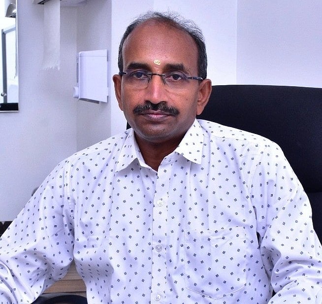 Doctor Vikatan: குழந்தைகளுக்கு சாக்லேட் கொடுத்தால் டான்சில்ஸ் பிரச்னை வருமா?