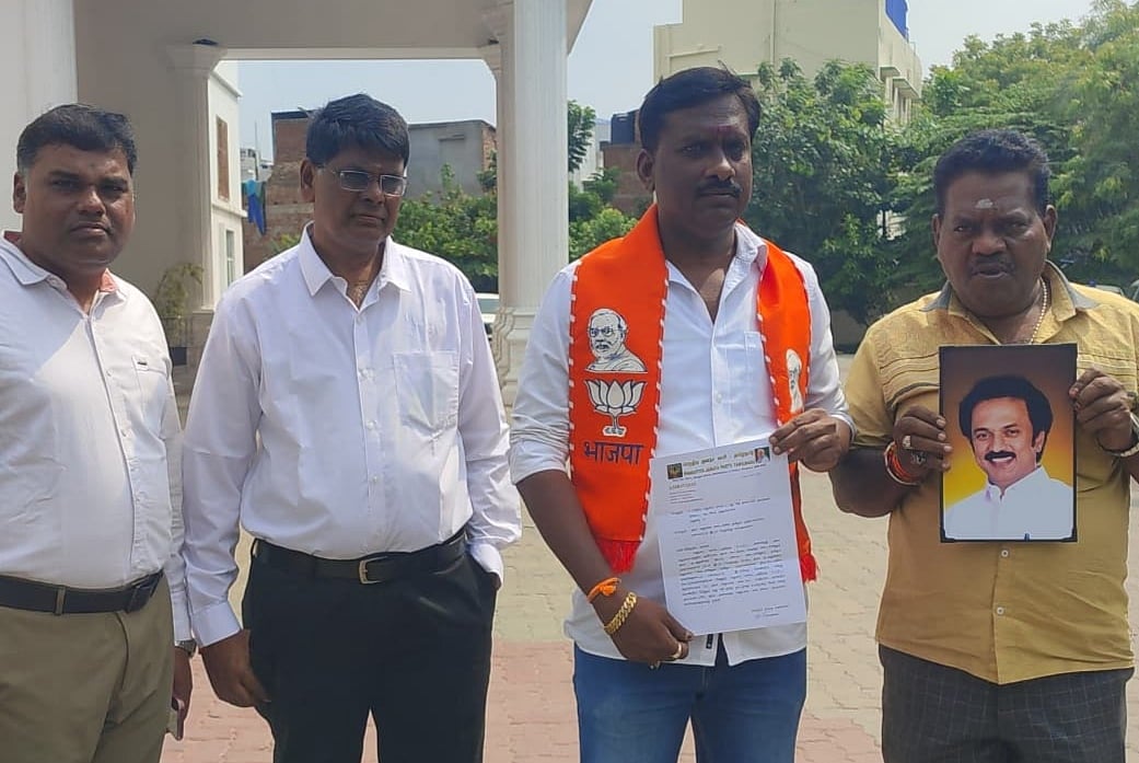 மதுரை: முதல்வர் ஸ்டாலின் படத்துடன் கலெக்டர் அலுவலகம் வந்த பாஜக நிர்வாகி; காரணம் என்ன?