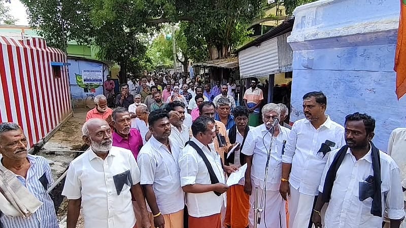 `ரூ.4 கோடி மதிப்பிலான சேலை உற்பத்தி பாதிப்பு -&nbsp;9வது நாளாக தொடரும் ஆண்டிபட்டி நெசவாளர் போராட்டம்