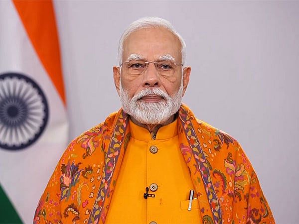 `நாட்டின் 18% செல்வத்தை 2000 குடும்பங்கள் மட்டுமே..! - தொழிலதிபர் சாந்தனு தேஷ்பாண்டே சொல்வதென்ன?