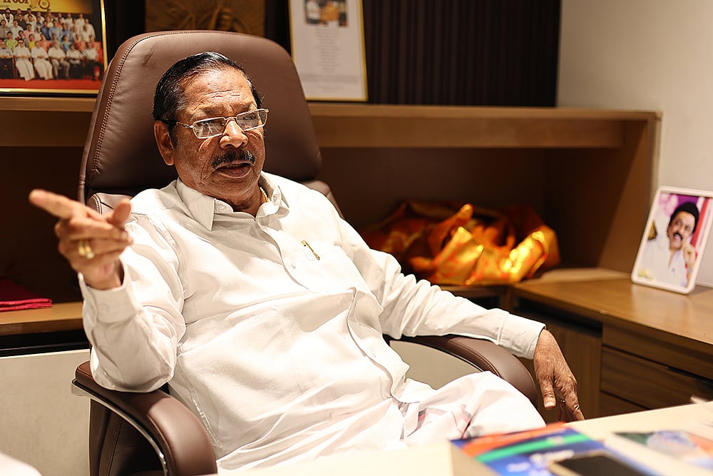 கழுகார் : கொளுத்திப்போட்ட ஆர்.எஸ்.பாரதி... மௌனமான வைத்திலிங்கம் டு உத்தரவு போட்ட பனையூர் தலை!