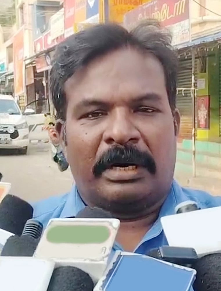 பாவலன்