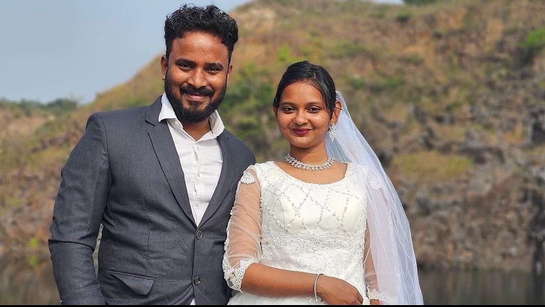 புதுச்சேரி ஜோடி: ஆகாயத்தில் `லவ் ப்ரொபோசல்&hellip; கடலுக்கு அடியில் திருமணம்! - நெகிழும் மணமக்கள்