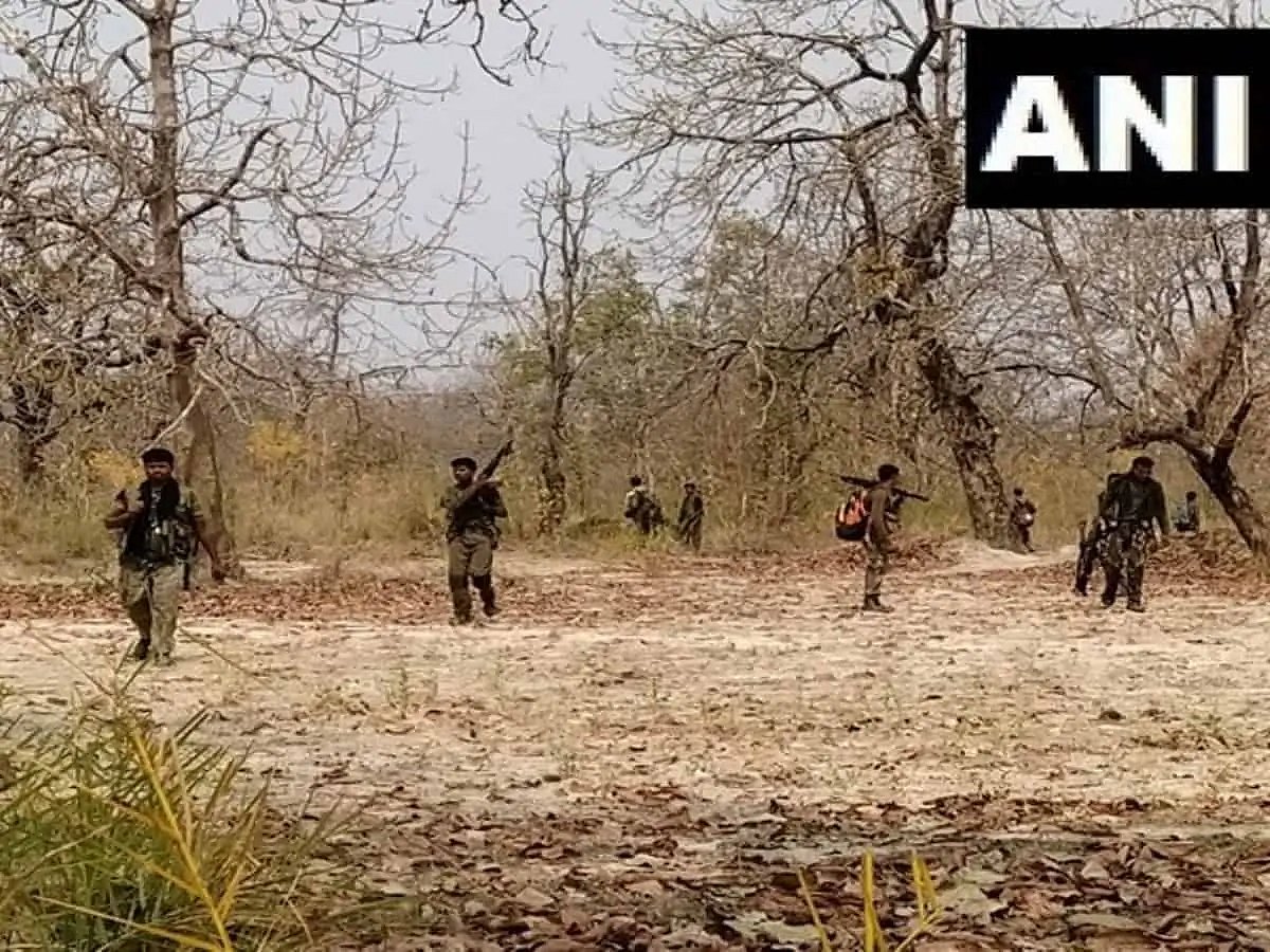 10 வருட தலைமறைவு வாழ்க்கை; செல்ஃபியால் சிக்கல் - என்கவுன்ட்டரில் கொல்லப்பட்ட மாவோயிஸ்ட் தலைவர்!