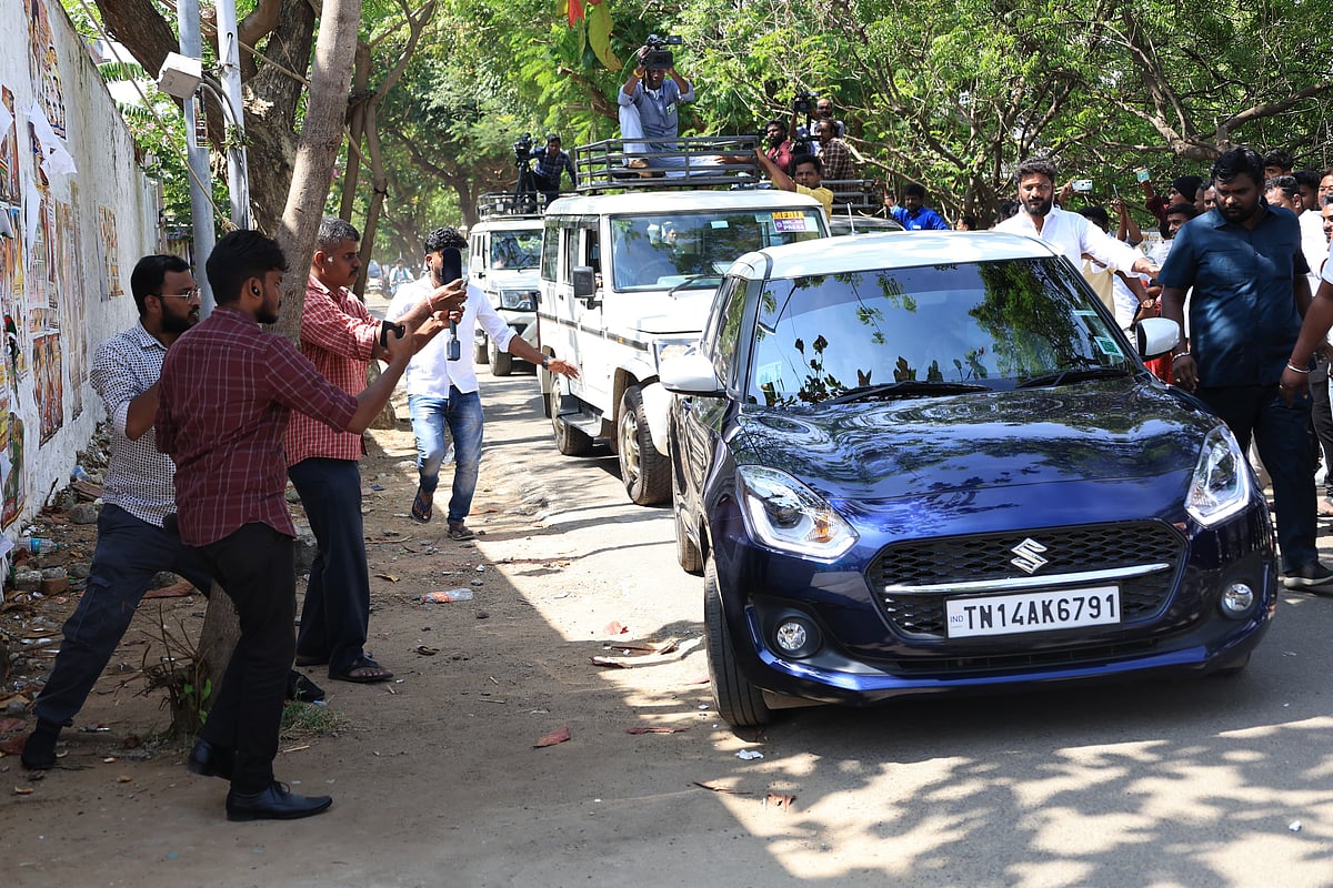 TVK: பனையூரில் விஜய்; ஆஜரான நிர்வாகிகள்; மா.செ-க்களுடன் பெர்சனல் மீட்டிங்- விஜய்யின் திட்டம் என்ன?