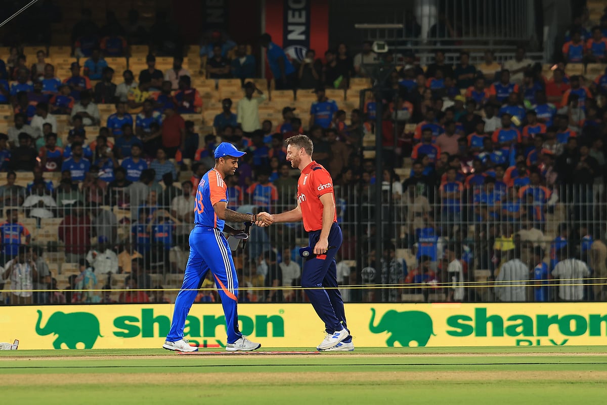 Chepauk: ரசிக வெள்ளத்தில் சேப்பாக்கம்; வீரர்களின் தீவிர பயிற்சி - Pre Match Photo Album