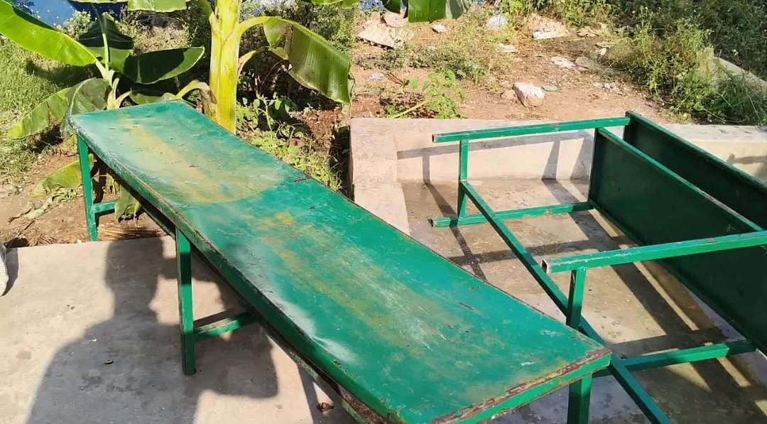 திருப்பூர்: பள்ளி வகுப்பறைக்குள் மலம் வீச்சு; டிஎஸ்பி தலைமையில் போலீஸார் விசாரணை - நடந்தது என்ன?