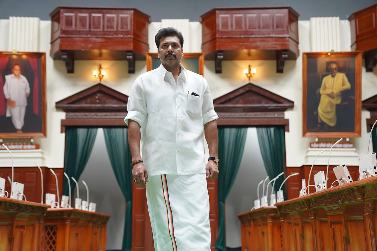 Karathey Babu: மாண்புமிகு மகா ஜனங்களே... - BTS புகைப்படங்களை வெளியிட்ட படக்குழு | Photo Album