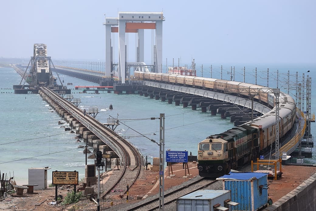 Railway: ஆதார் இணைக்கவில்லையா? - 60 நாள்களுக்கு முன் நோ டிக்கெட் புக்கிங்! இணைப்பது எப்படி?|How to