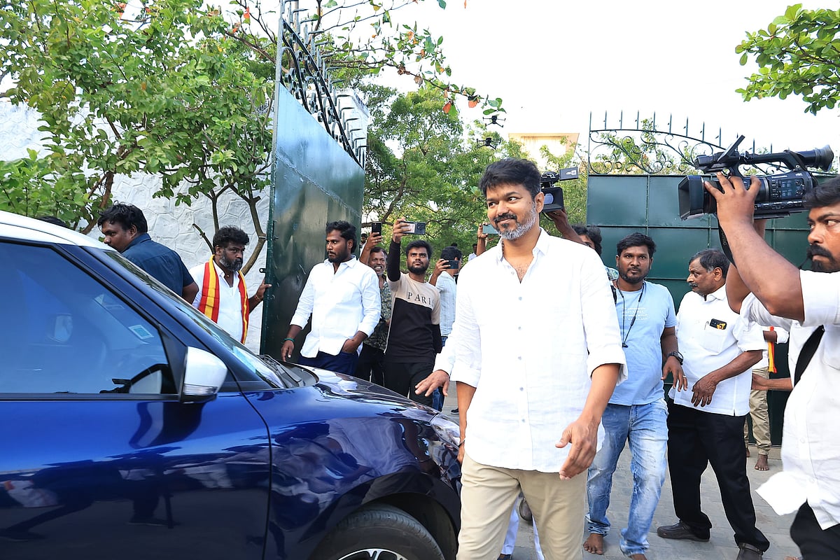 TVK : பட்ஜெட்டுக்காக காத்திருந்த விஜய்; பனையூரில் மெட்ராஸ் பட அரசியல்! - தவெக மீட்டிங் ஹைலைட்ஸ்!