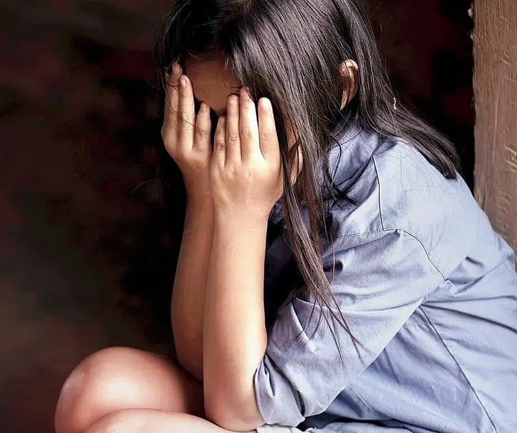 மாணவிக்கு தொல்லை; 3 ஆசிரியர்கள் கைது; `காவல்துறை விசாரணை - கிருஷ்ணகிரி ஆட்சியர் விளக்கம்