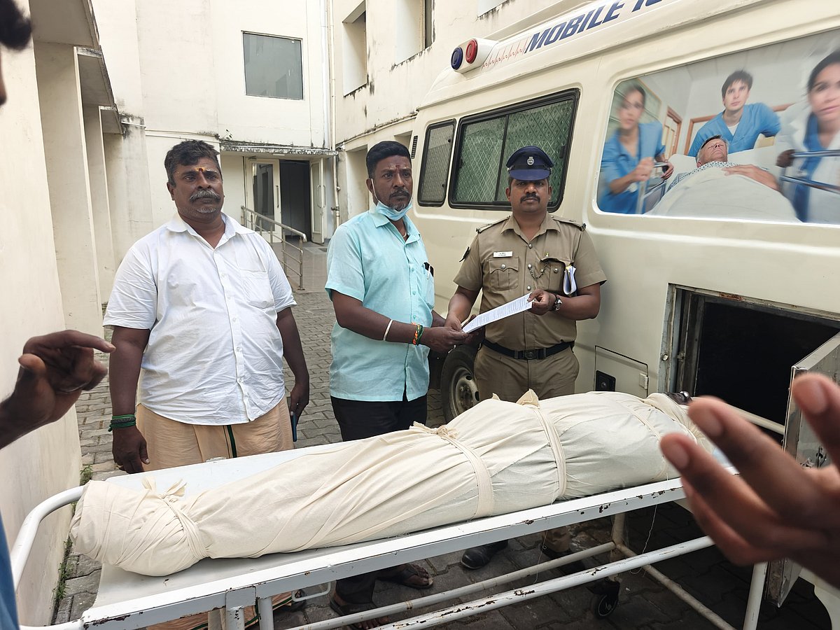 மலக்குழி மரணம்; புகாரளிக்க சென்றவர்களை அலைக்கழித்த காவல்துறை - சென்னை சூளைப்பள்ள துயரம்