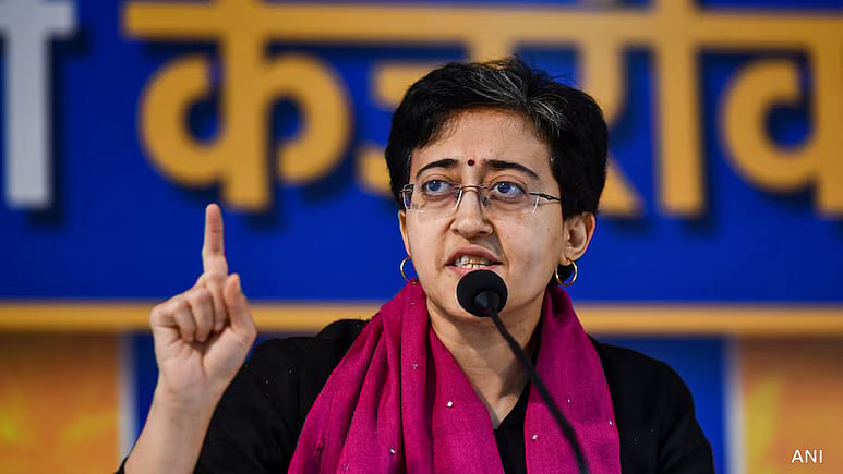 Delhi Elections: அரவிந்த் கெஜ்ரிவால், மணீஷ் சிசோடியாவுக்கு `ஷாக் கொடுத்த டெல்லி சட்டமன்றத் தேர்தல்!