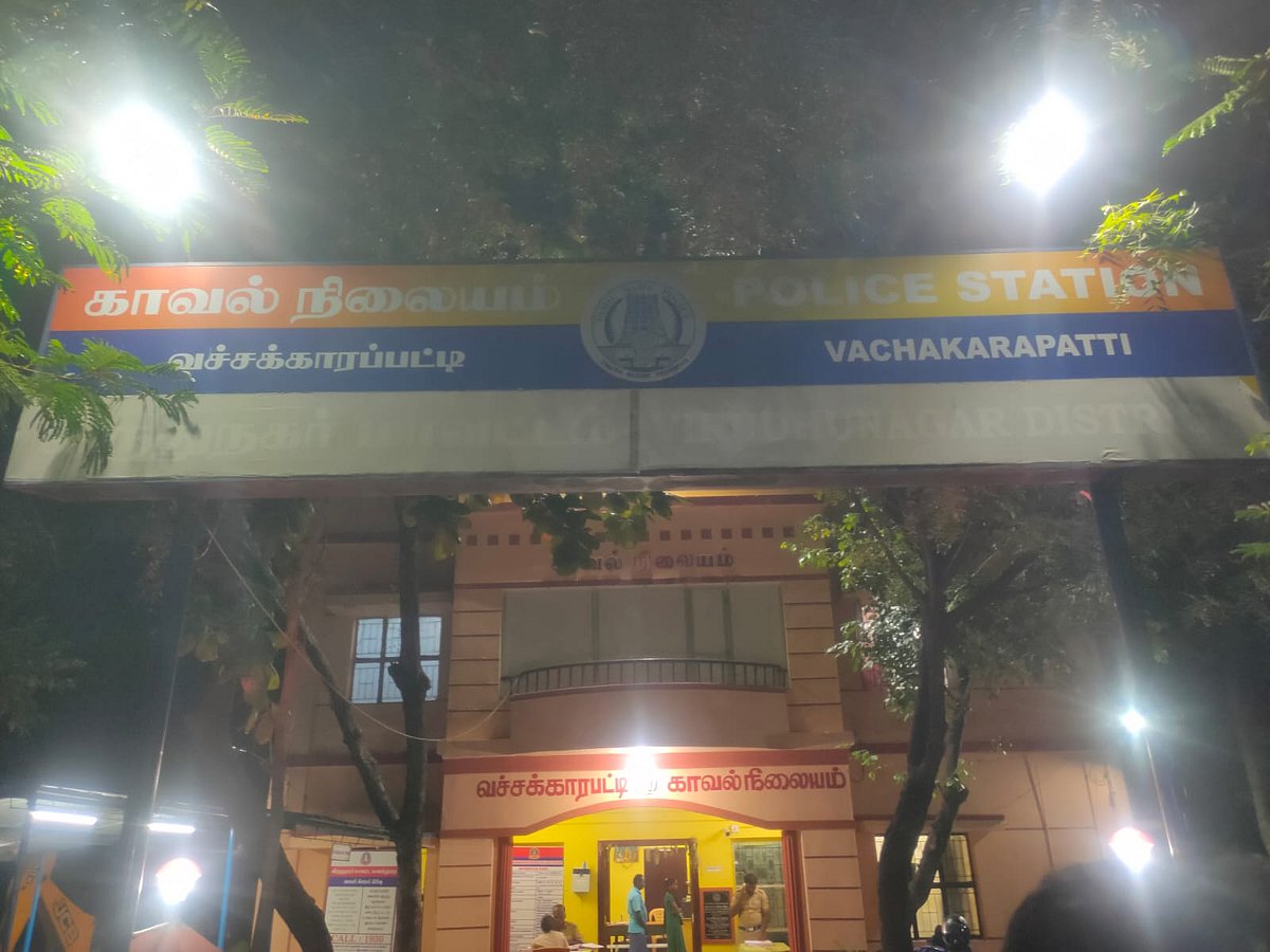விருதுநகர்: 40 பவுன் திருட்டு நகை, துப்பாக்கி... வசமாகச் சிக்கிய காவலர்; மர்மநபருக்கு வலைவீச்சு