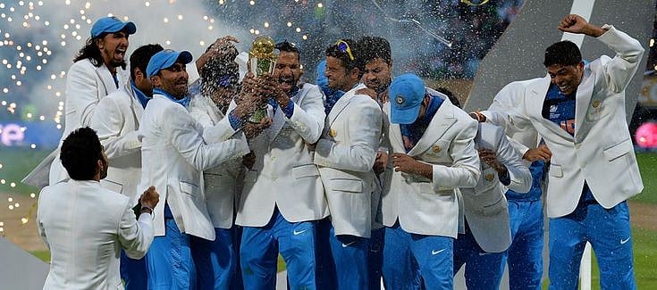 MS Dhoni: ``தோனியின் கண்களை பார்த்தால்... -முன்னாள் வீரர் தவான் பகிரும் சுவாரஸ்யம்