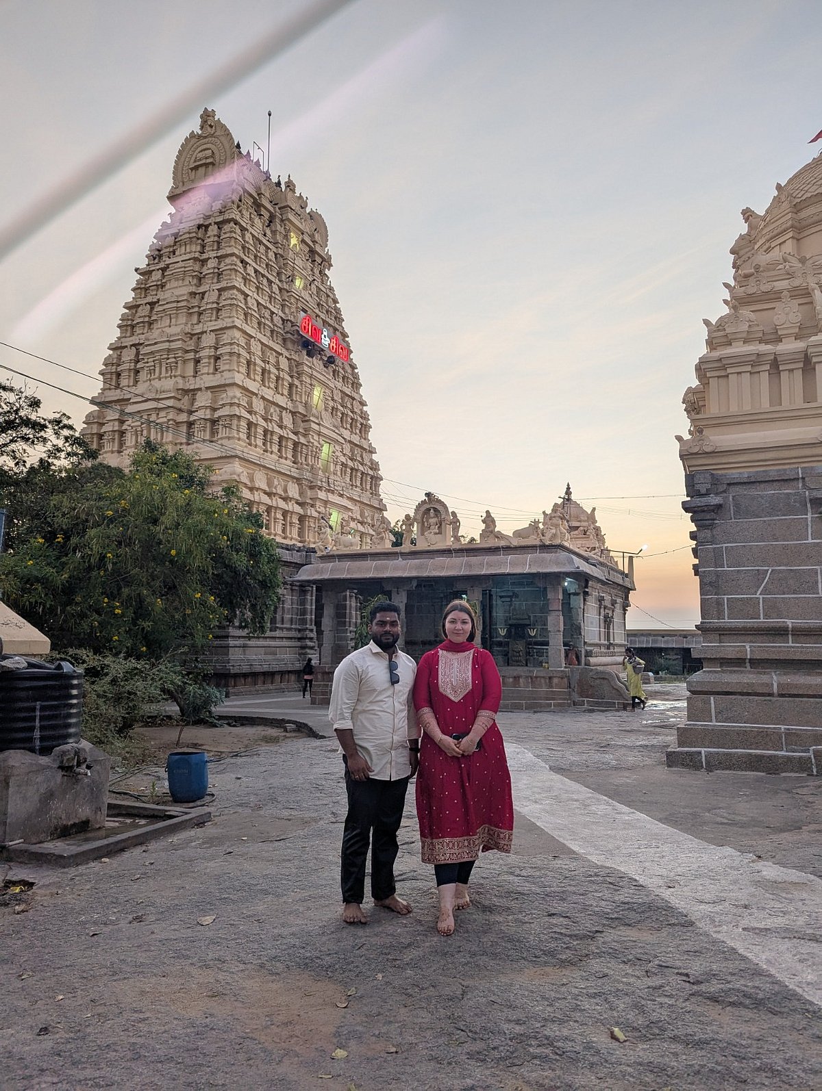 Love: விழுப்புரம் பையன் உக்ரைன் பொண்ணு... சேர்த்து வைத்த பெரியாரிய கொள்கை; காதல் ததும்பும் இளம் ஜோடி