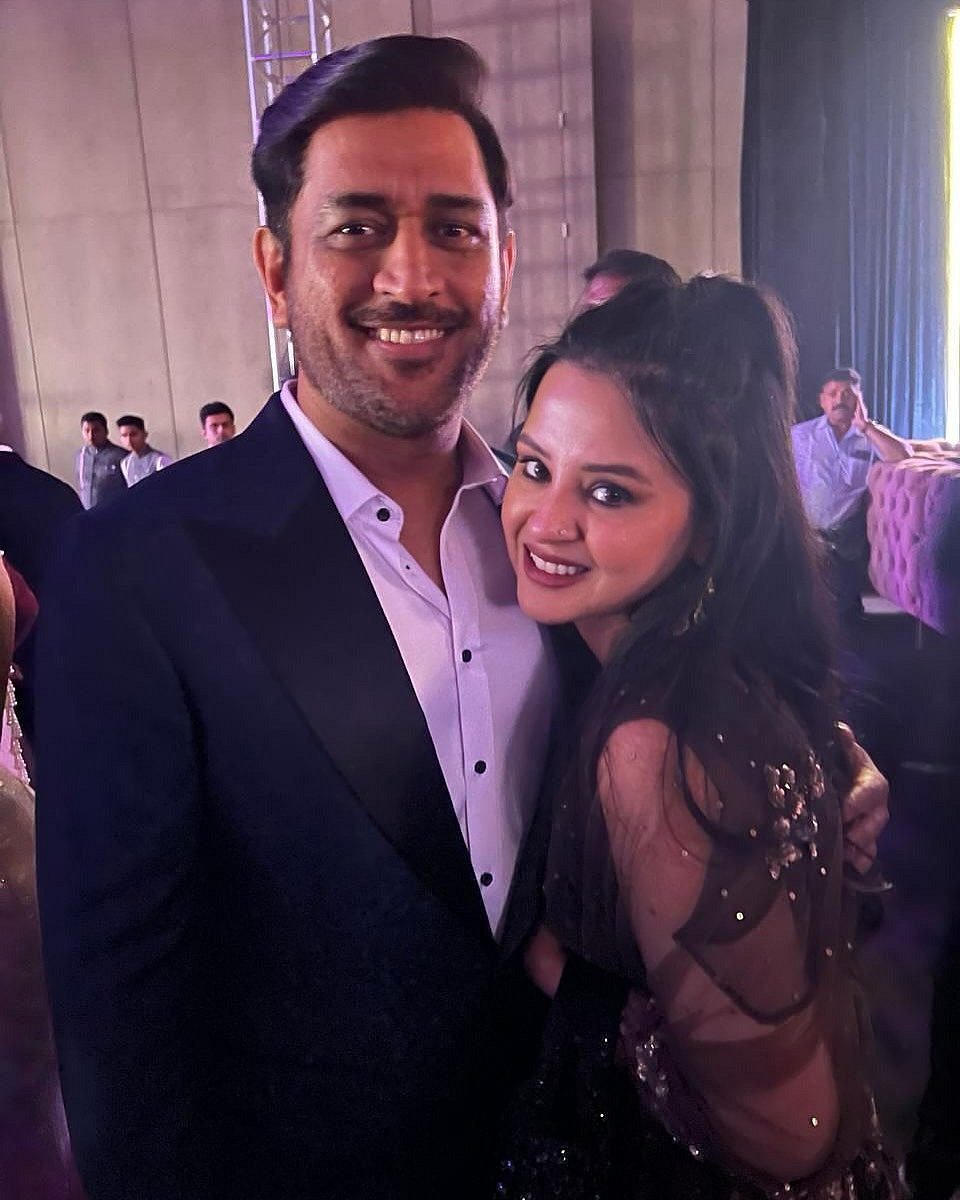 Dhoni: என் காதல் தீராமல் சேமித்தேனே என் ஆழ்மனம் நீயாக... - தோனி, சாக்&zwnj;ஷி க்ளிக்ஸ் | Photo Album