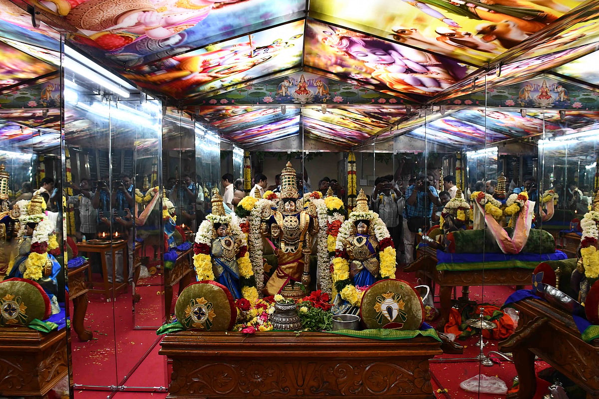 திருப்பதி, ஸ்ரீரங்கம் போலவே சௌந்தரராஜ பெருமாள் கோயிலிலும் சிறப்பு | Photo Album