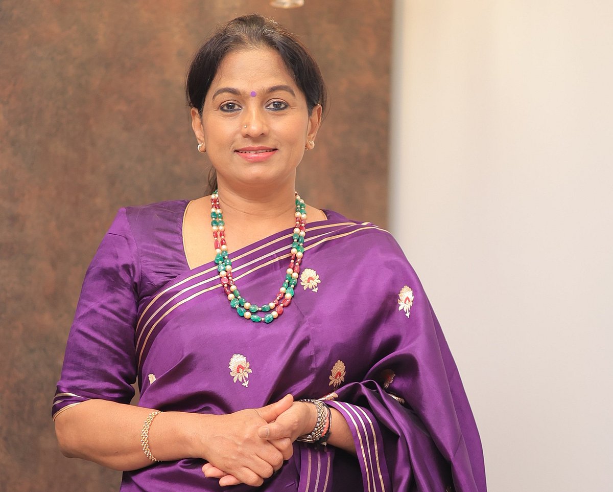 Doctor-Vikatan:-மாதந்தோறும்-பீரியட்ஸ்-நாள்களில்-கடுமையான-தலைவலி;-சாதாரணமானதா,-சிகிச்சை-தேவையா?