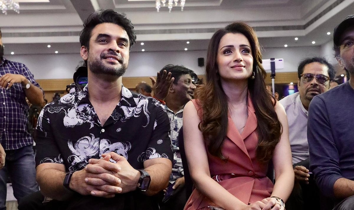 Tovino: பட புரொமோஷனுக்கு டொவினோ ஹெலிகாப்டர் கேட்டாரா? - சர்ச்சைகளுக்குத் தயாரிப்பாளர்கள் பதில்