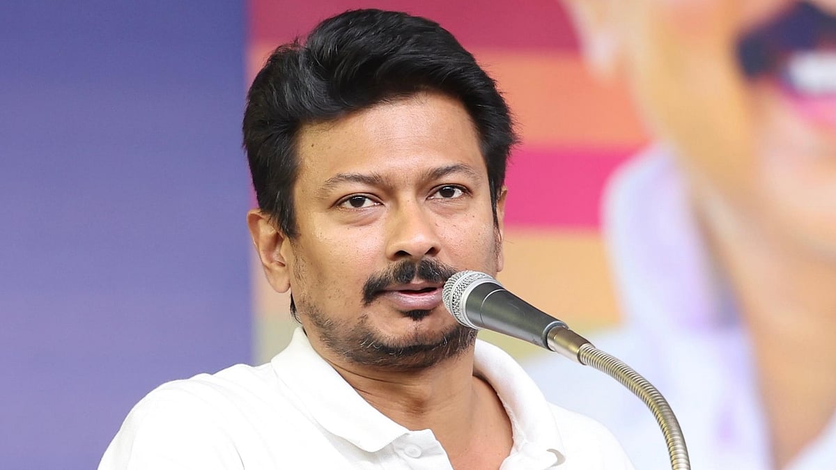 உதயநிதி பொதுவில் மன்னிப்பு கேட்க வேண்டும்! - மகளிர் ஆணையத்தில் தவெக புகார்