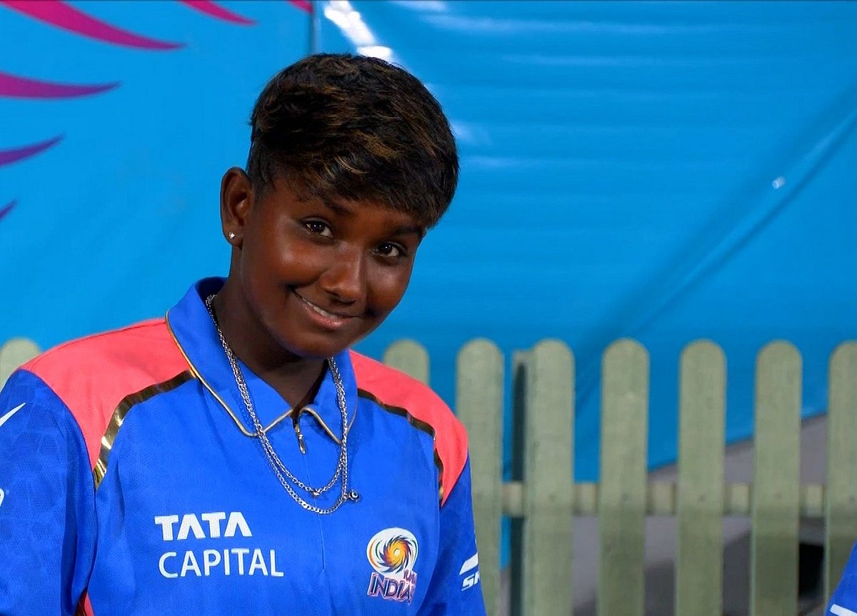 Kamalini : திரில்லிங் மேட்ச்... மும்பைக்காக வின்னிங் ஷாட் அடித்த தமிழக வீராங்கனை!
