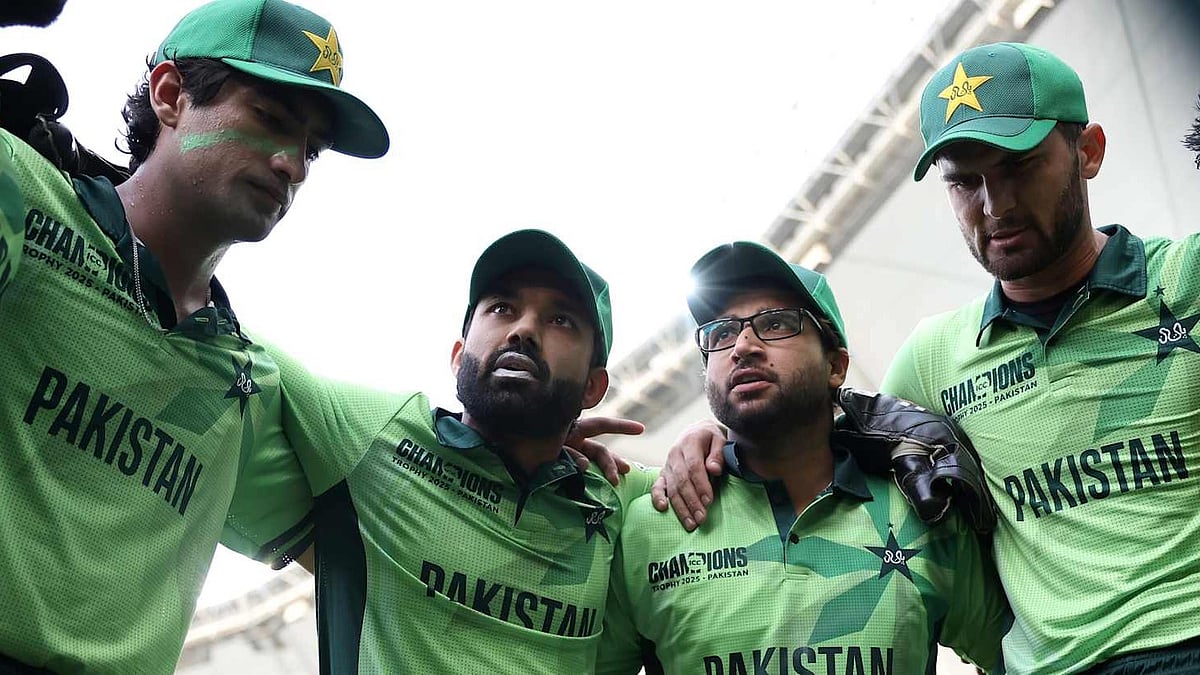 PAK vs BAN: `மழையும் சேர்ந்து சோதிக்குதே - ரத்தான பாக் vs வங்கதேசம் போட்டி; ஏமாற்றமடைந்த ரசிகர்கள்