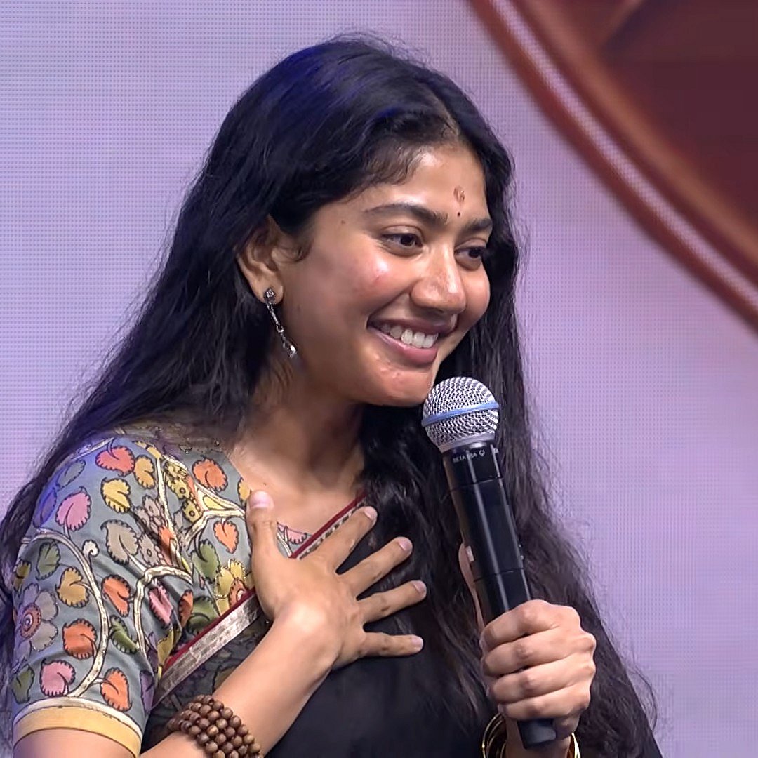Sai Pallavi: `தெலுங்குல நடிகையா தெரியுறேன்; தமிழ்ல ரௌடி பேபியா தான் தெரியுறேன்னு..! - சாய் பல்லவி