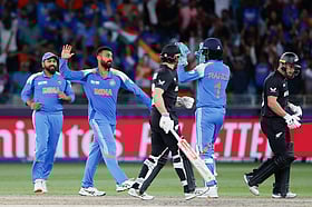 IND vs NZ: `வருண் ஒரு ரெட் டிராகன்' - ஸ்பின்னர்களை வைத்து சண்டை செய்த இந்தியா; சரிந்த நியூசிலாந்து